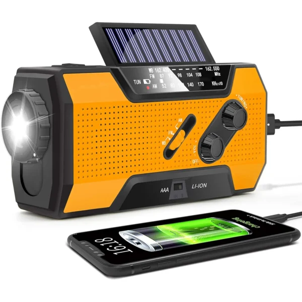 Emergency hand crank radio with solar panel - Image 2